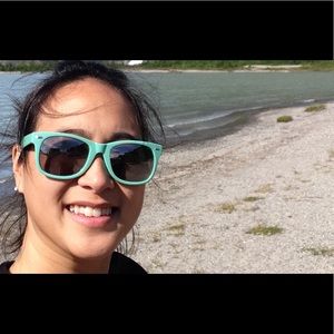 Meet your Posher, Crystal